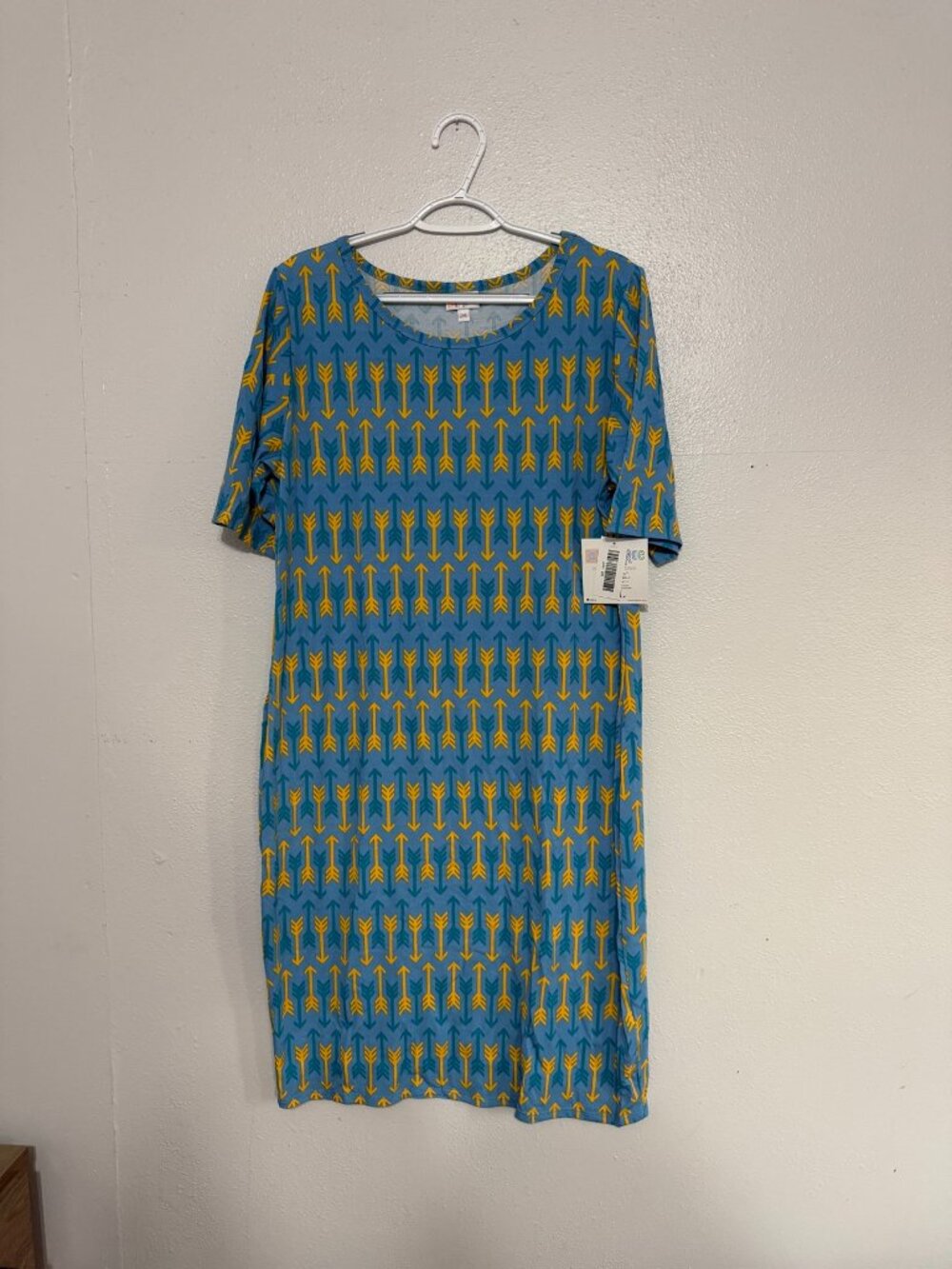 NWT LuLaRoe Blue Yellow Teal Arrow Print Julia Dress 2XL 💙
